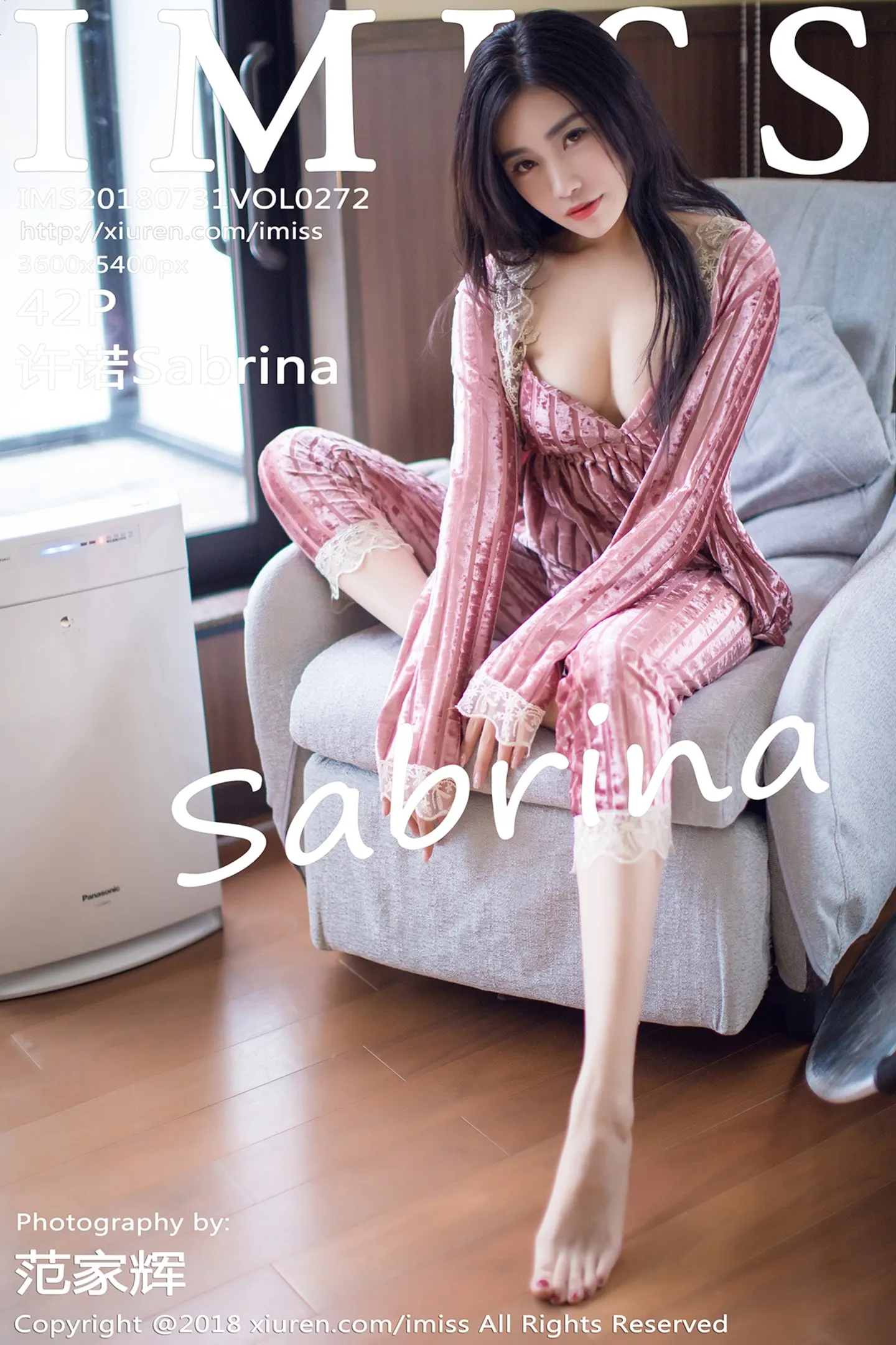 [IMISS爱蜜社]Vol.272_女神许诺Sabrina北海道旅拍闪亮酒红色V领睡袍性感写真42P-秀人网 - XiuRen.Space
